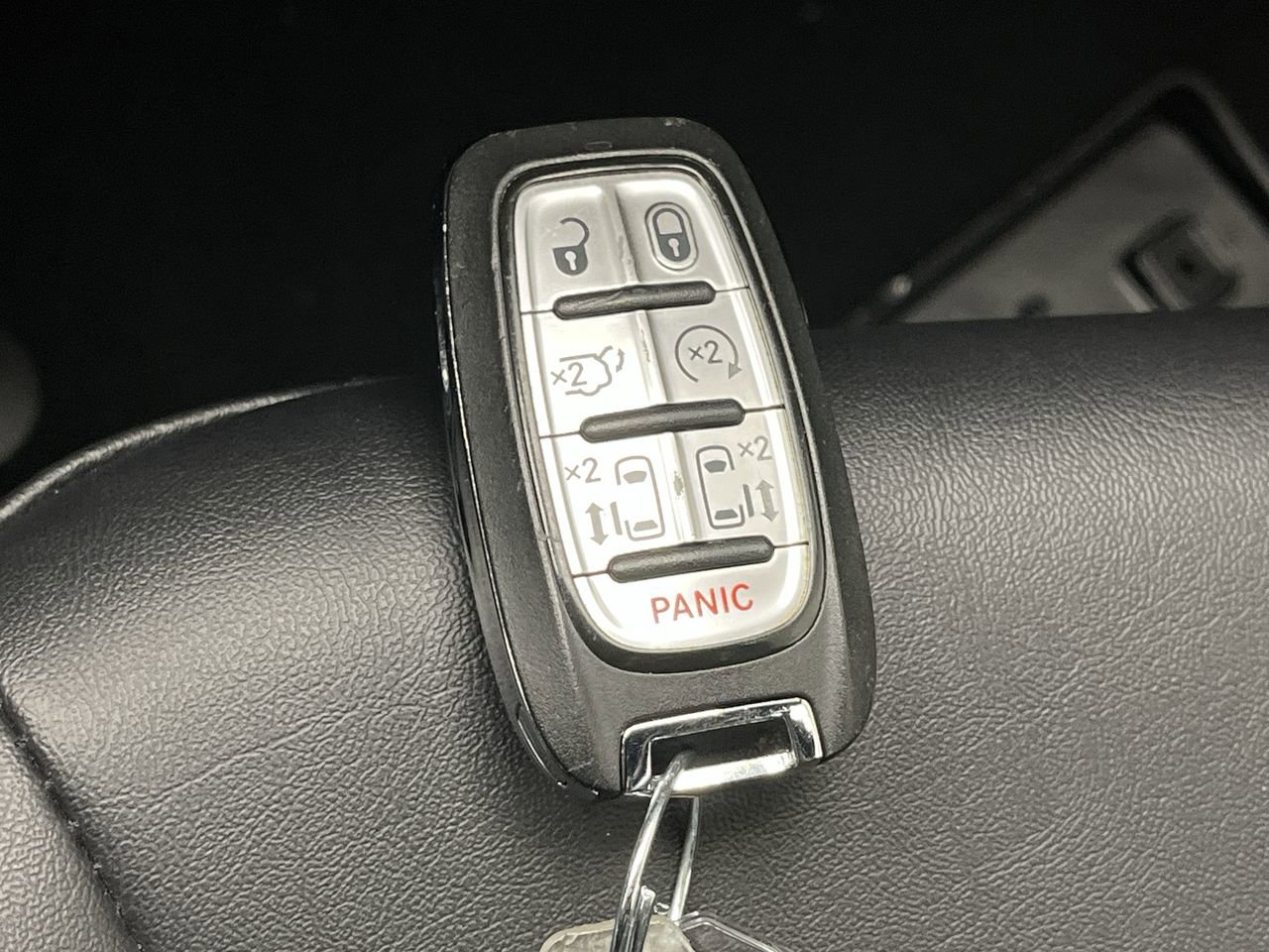 Used 2025 Chrysler Pacifica Select FWD image 26