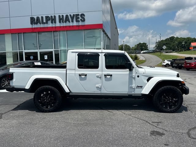 Used 2025 Jeep Gladiator Sport AWD/4WD image 2