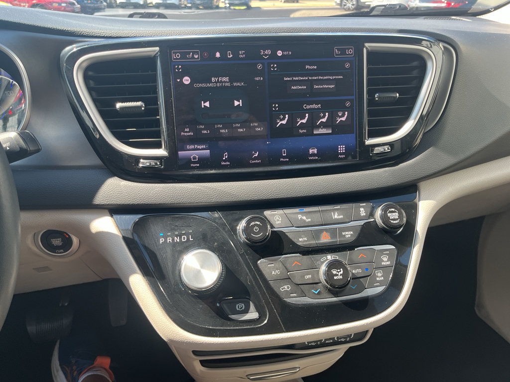 Used 2023 Chrysler Pacifica Touring-L FWD image 24