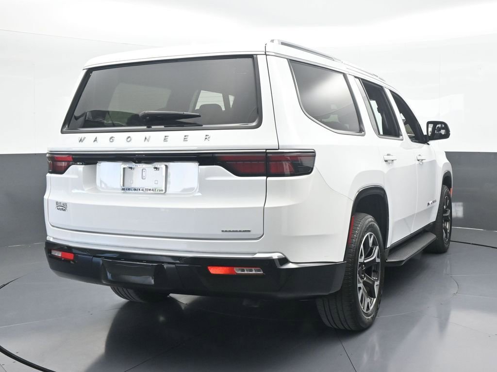 Used 2023 Jeep Wagoneer Series III w/ Preferred Equipment Group image 5