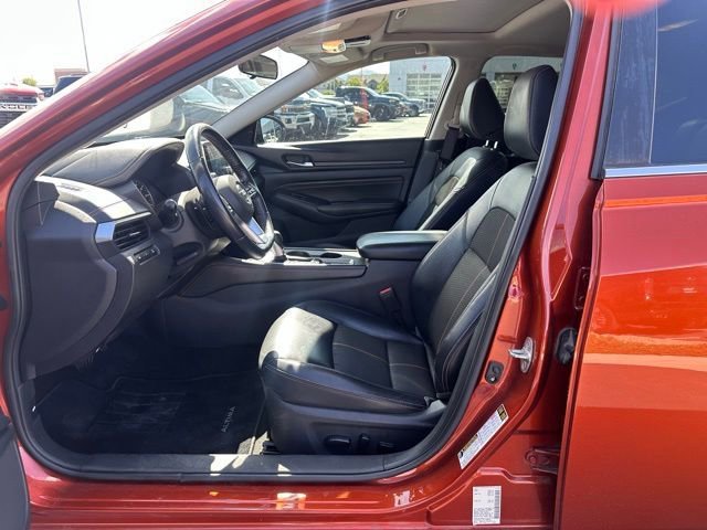 Used 2019 Nissan Altima 2.5 SR w/ SR Premium Package AWD/4WD image 2