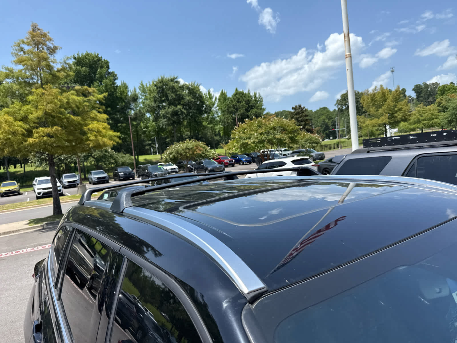 Used 2025 Toyota Highlander Limited FWD image 3