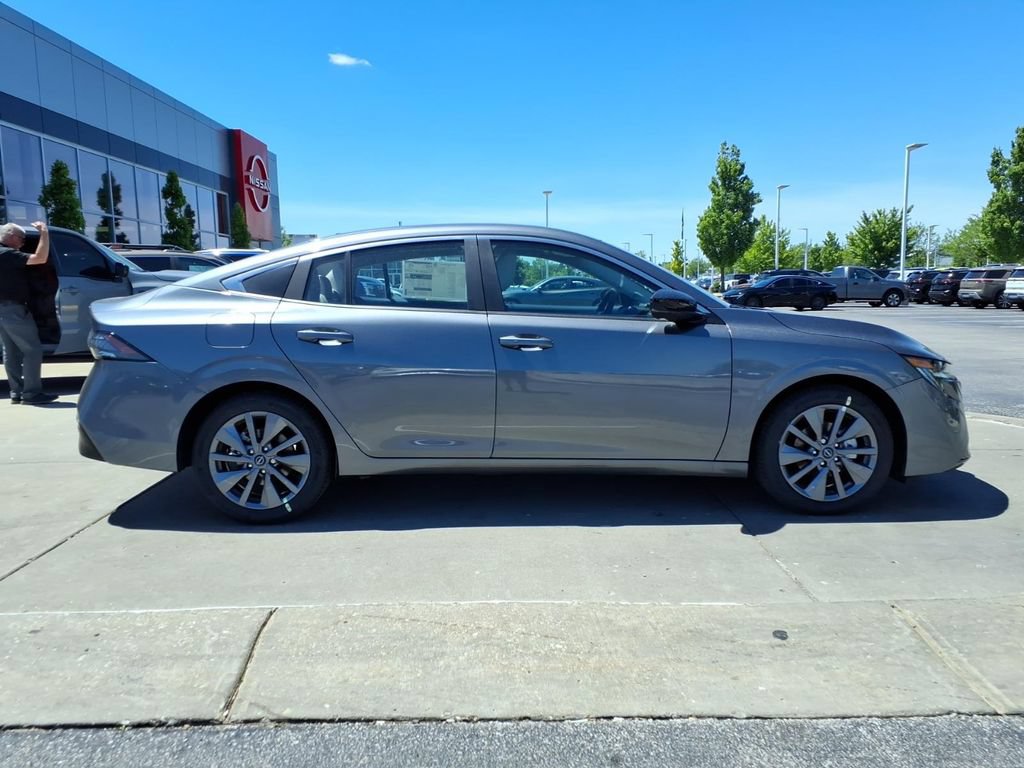 New 2026 Nissan Sentra SL w/ Floor Mat Package FWD image 8