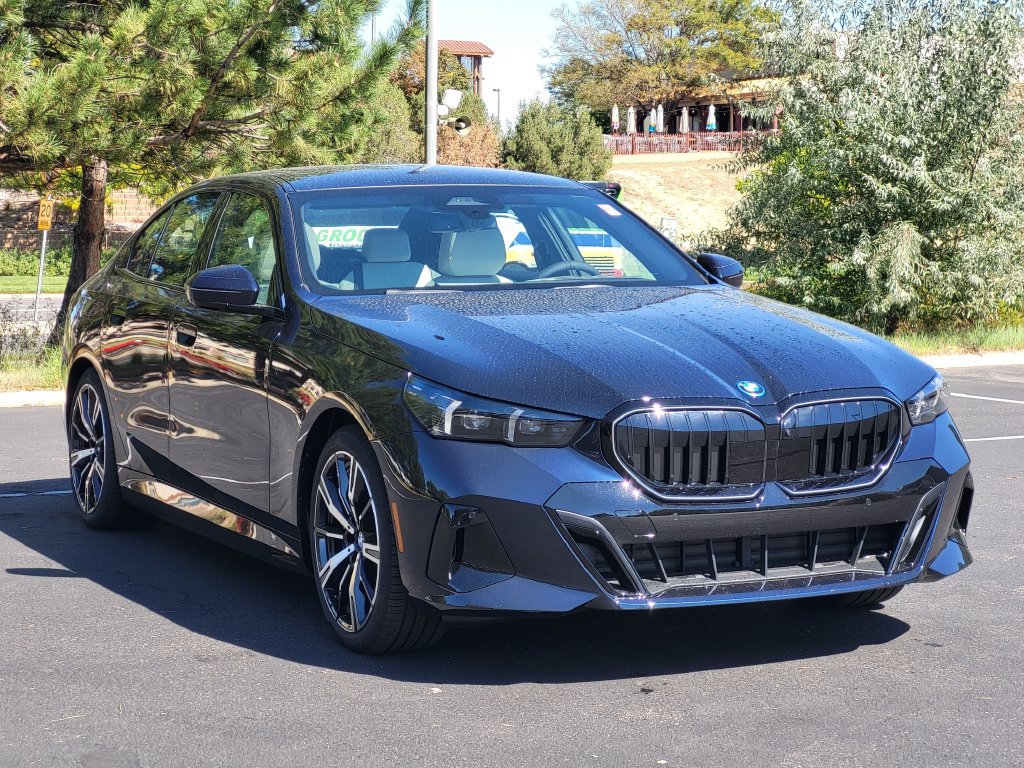 New 2027 BMW 550e xDrive w/ Premium Package AWD/4WD image 3