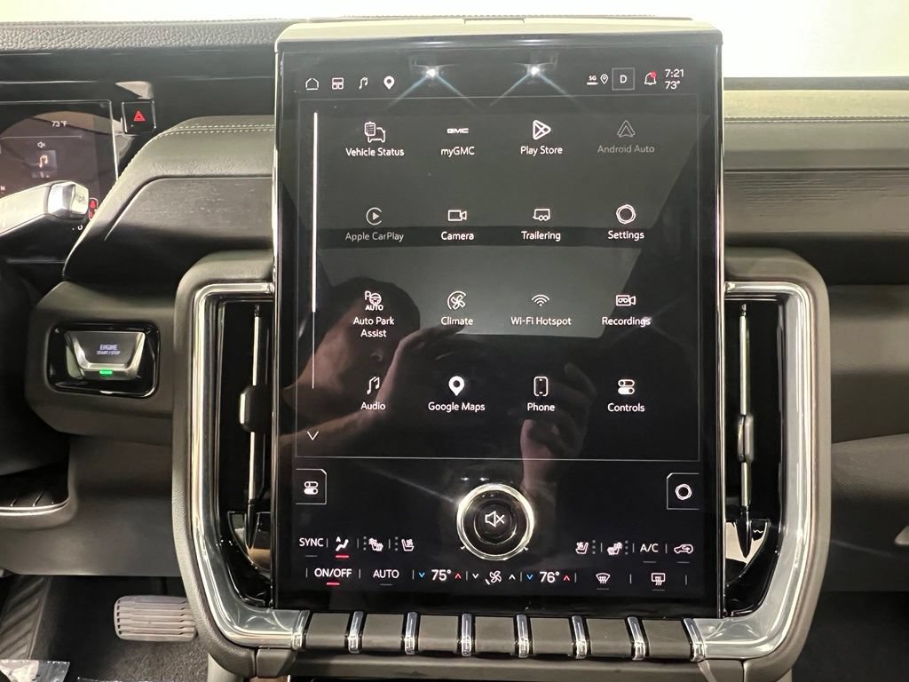 Used 2025 GMC Yukon XL Denali w/ Denali Reserve Package AWD/4WD image 29