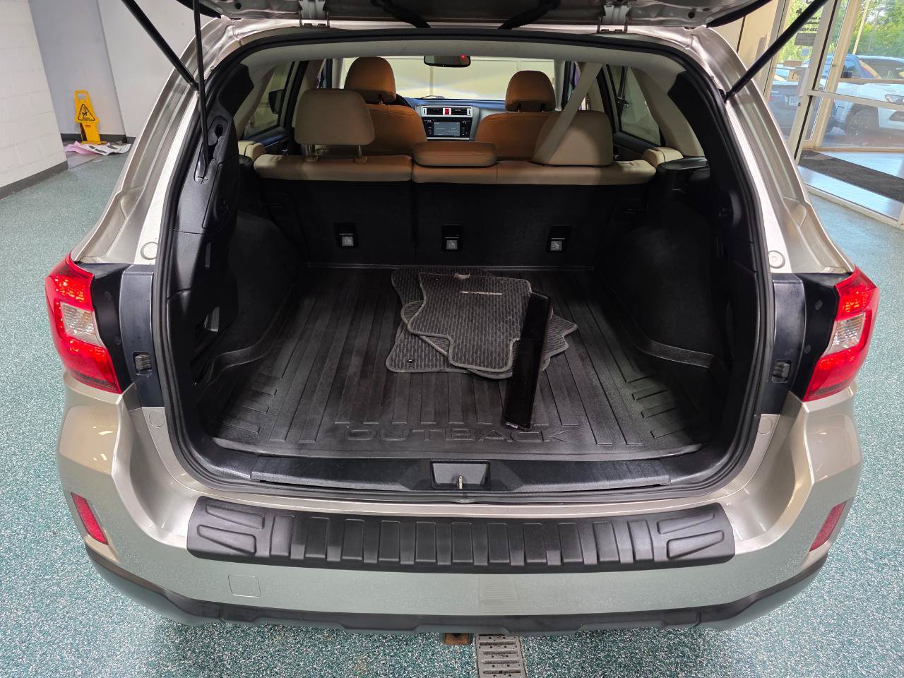 Used 2017 Subaru Outback 3.6R Limited AWD/4WD image 21