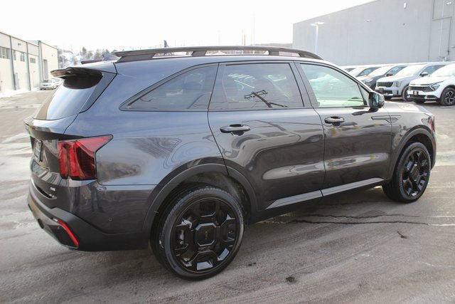 Used 2025 Kia Sorento SX image 32
