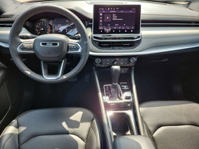 Used 2025 Jeep Compass Limited AWD/4WD image 19