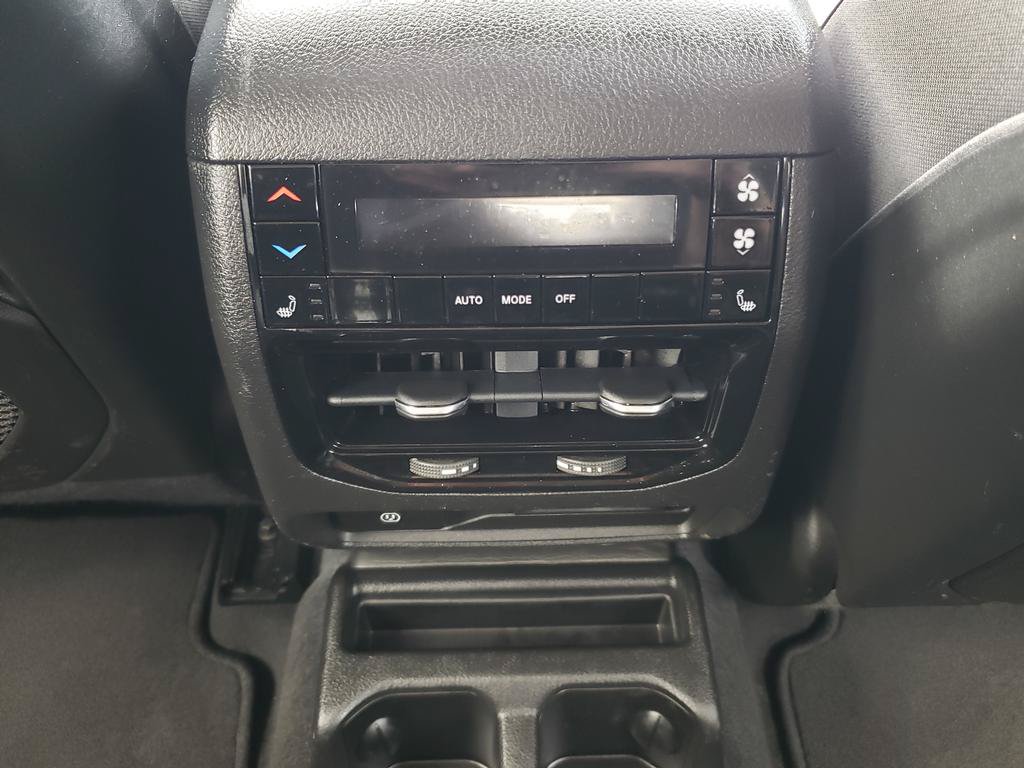 Used 2022 Jeep Grand Cherokee L Limited AWD/4WD image 16