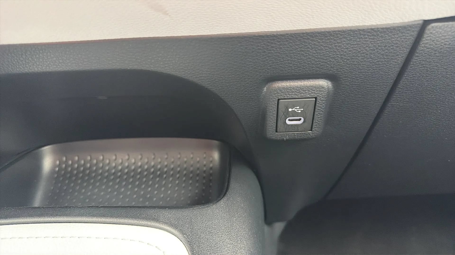 Used 2023 Toyota Corolla SE FWD image 19
