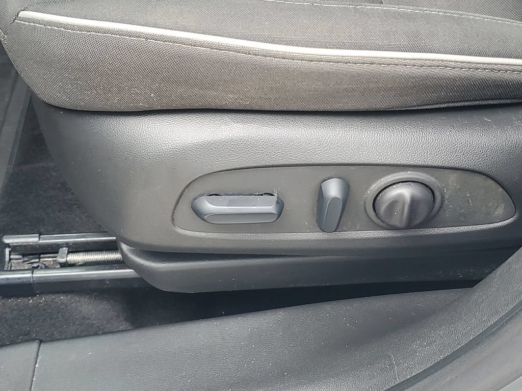 Used 2023 Chevrolet TrailBlazer LT FWD image 19