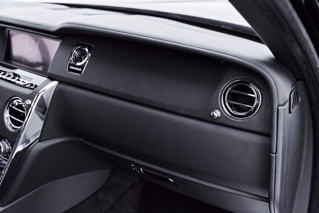 Used 2020 Rolls-Royce Cullinan AWD/4WD image 52