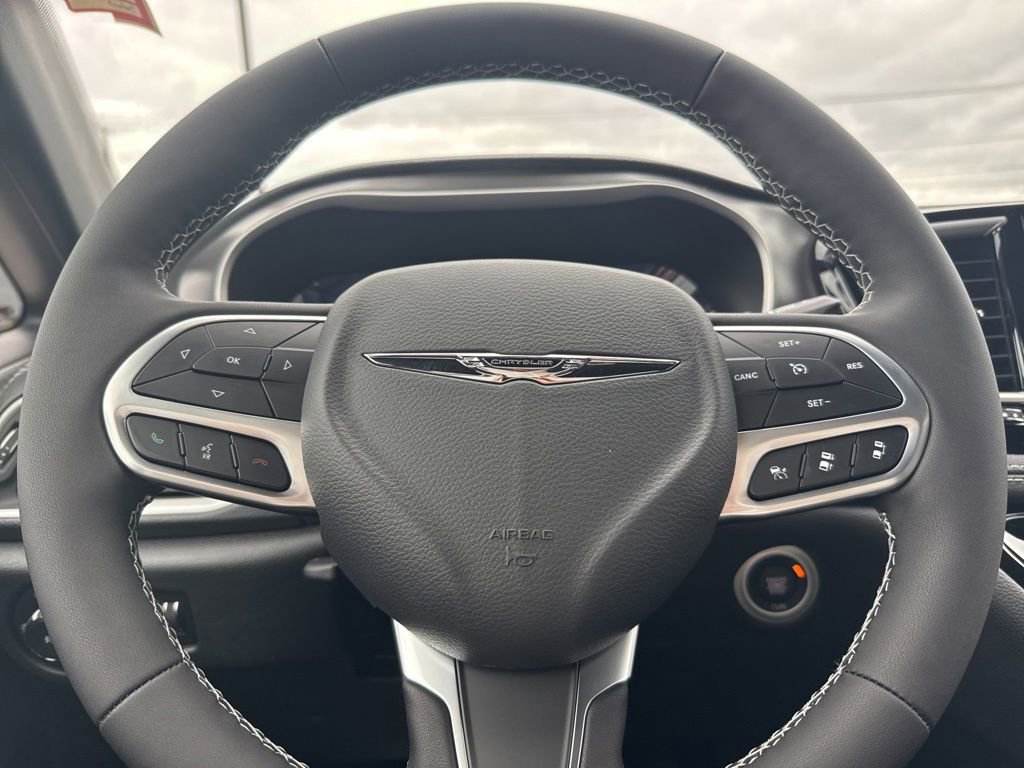 New 2026 Chrysler Pacifica Select image 21