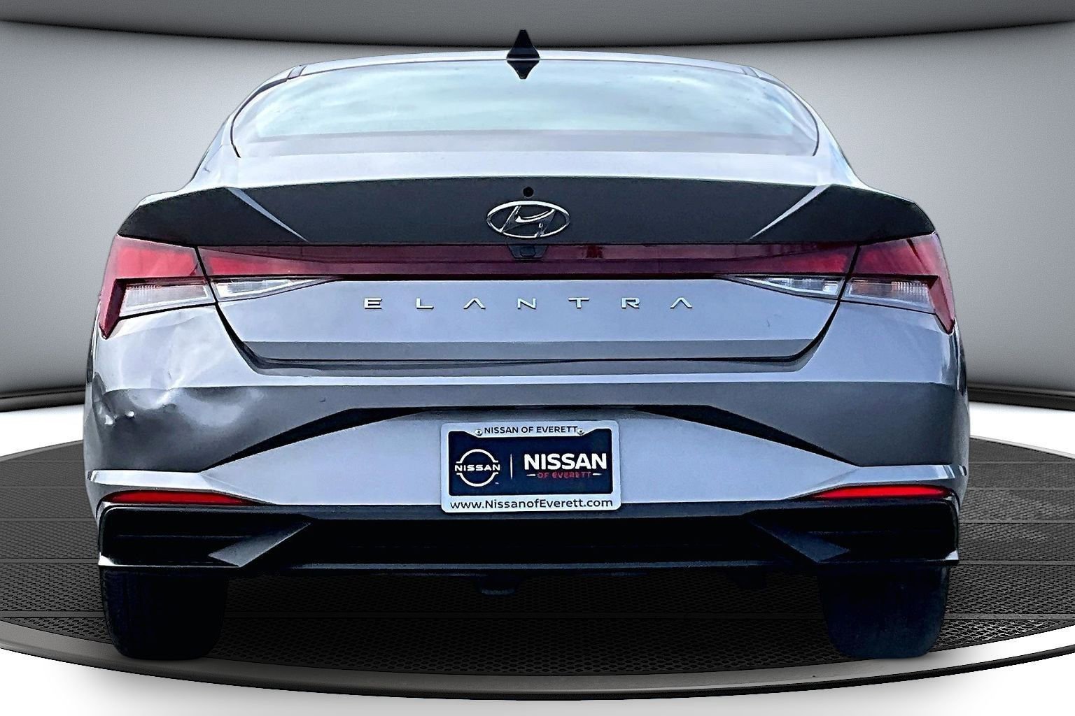 Used 2022 Hyundai Elantra SEL w/ Winter Weather Package image 5