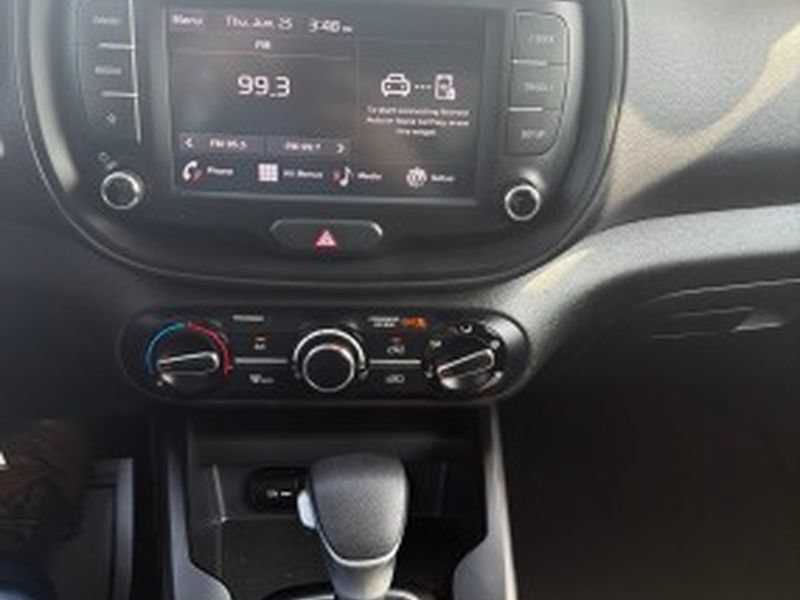 Used 2024 Kia Soul LX w/ Option Group 015 FWD image 11