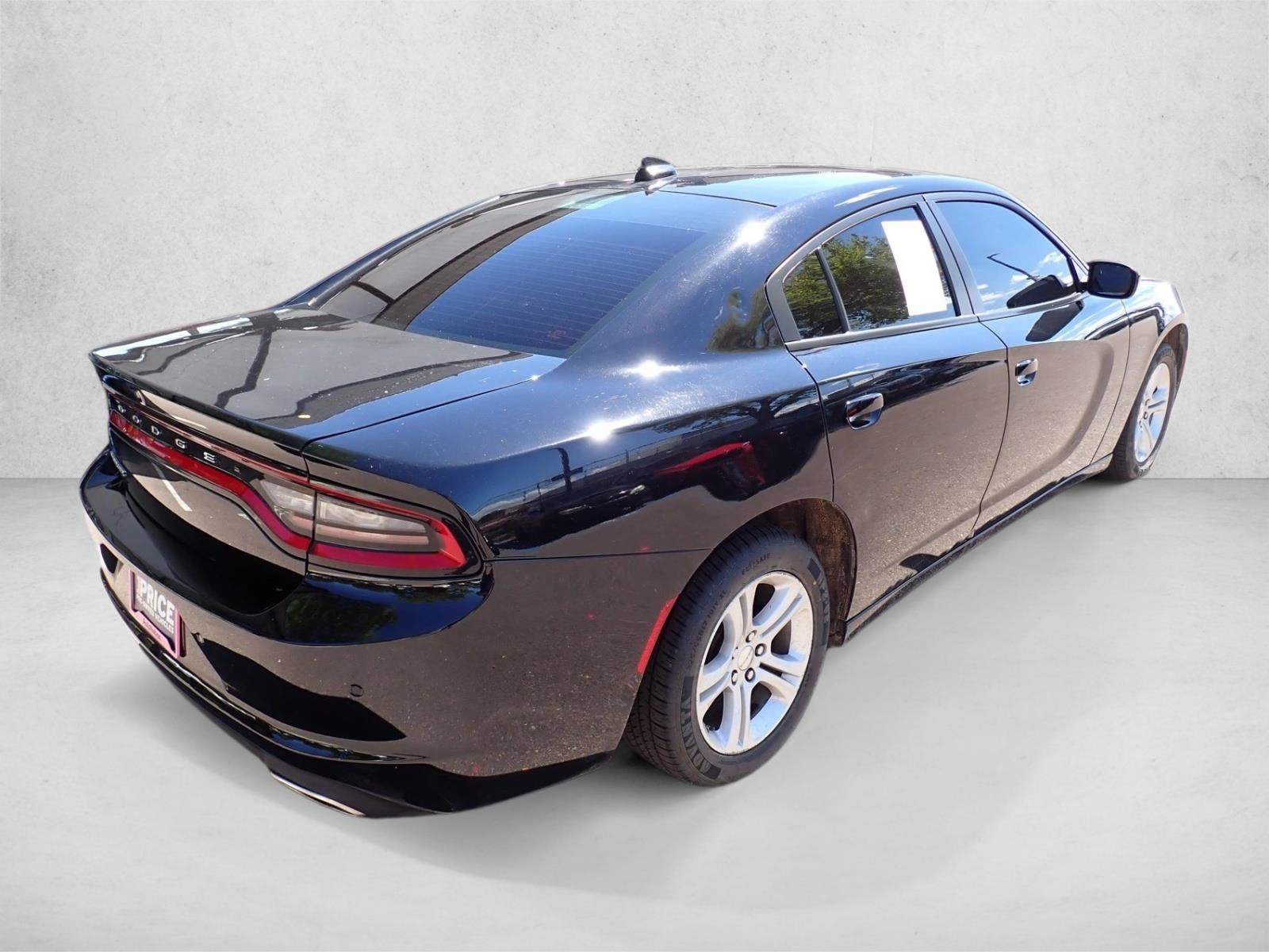 Used 2023 Dodge Charger SXT RWD image 4