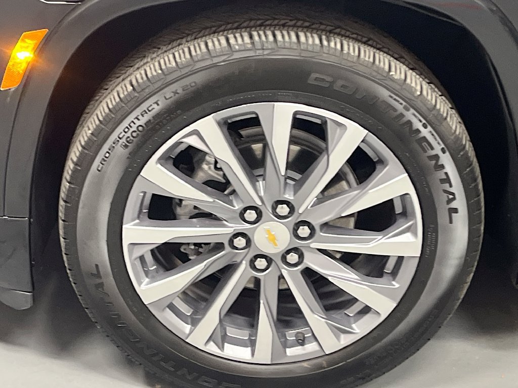 Used 2023 Chevrolet Traverse Premier w/ LPO, Floor Liner Package AWD/4WD image 34