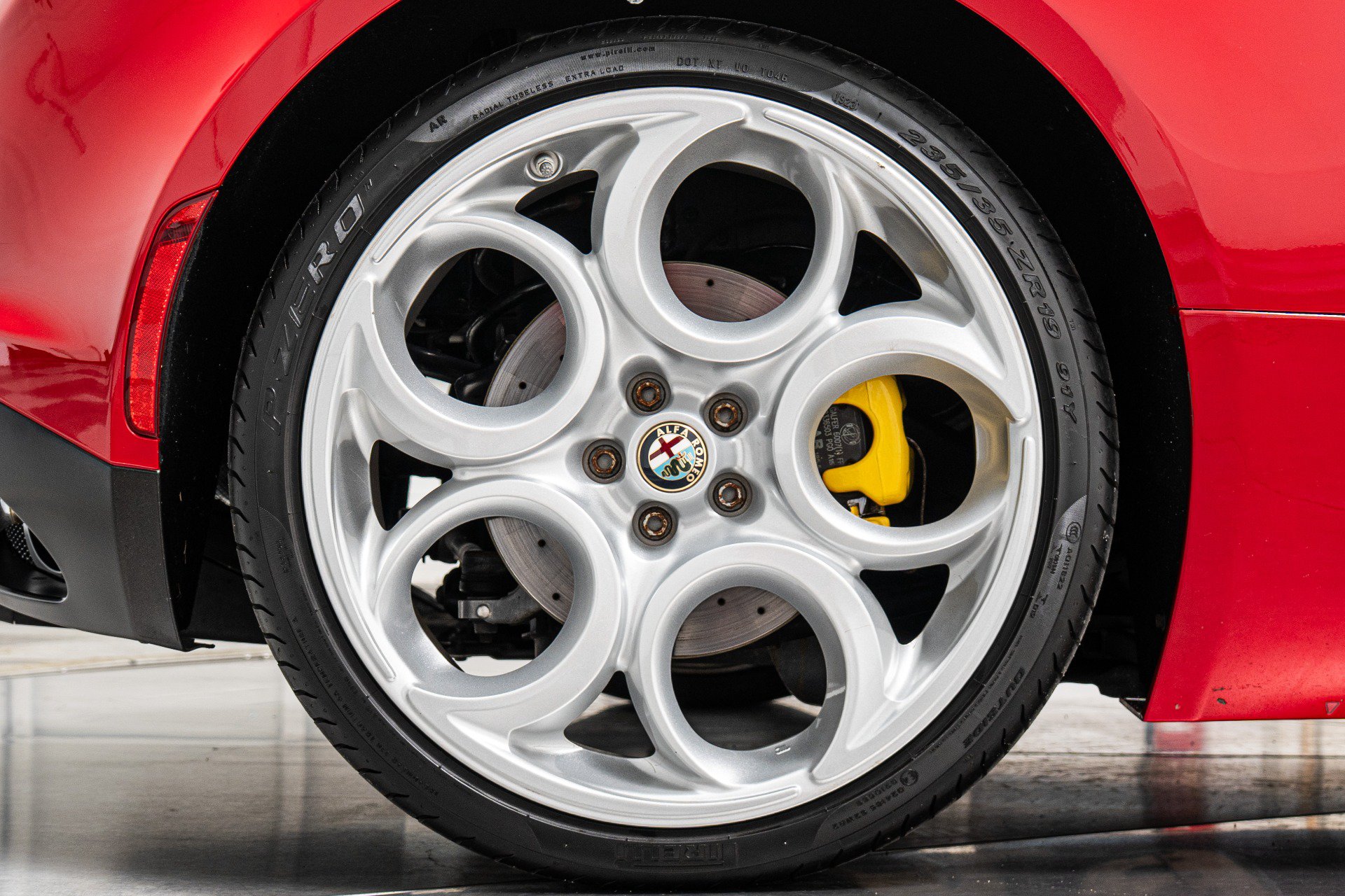 Used 2016 Alfa Romeo 4C Coupe w/ Convenience Group - Coupe RWD image 37