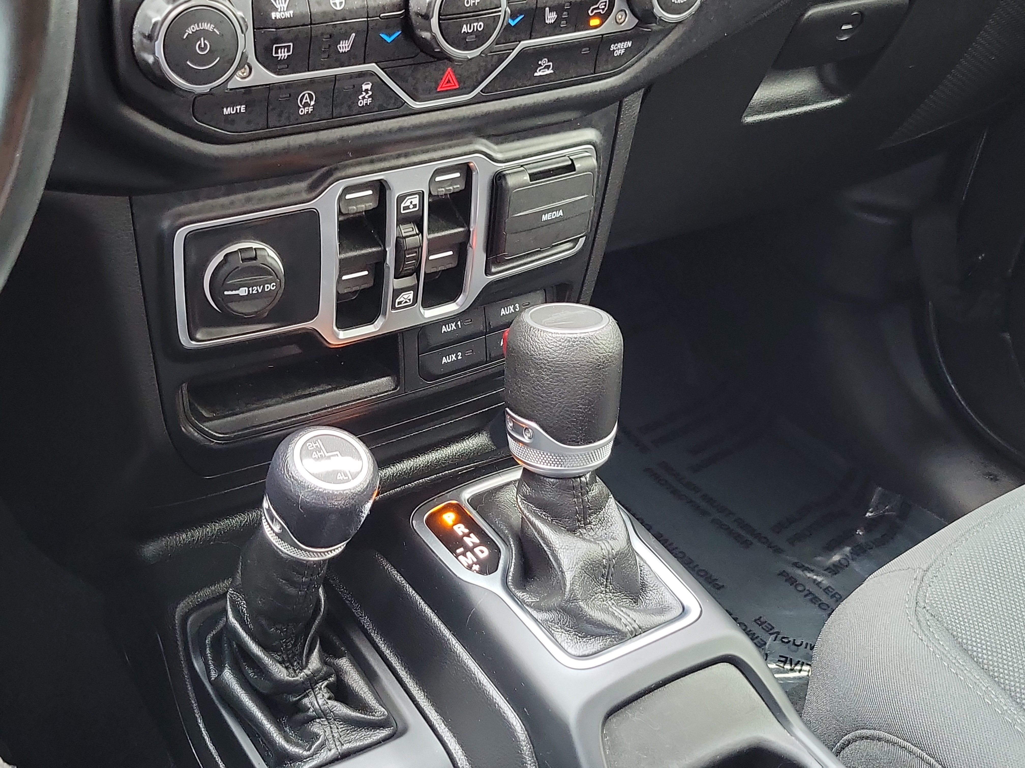 Used 2022 Jeep Gladiator Sport AWD/4WD image 30
