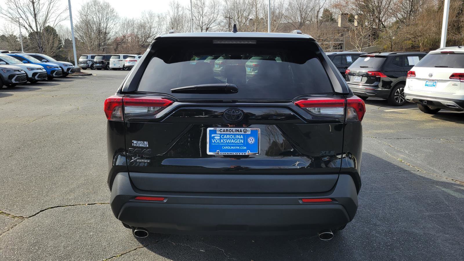 Used 2023 Toyota RAV4 XLE w/ Convenience Package image 4