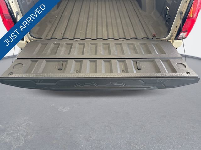 Used 2024 Chevrolet Colorado ZR2 w/ ZR2 Convenience Package III image 23