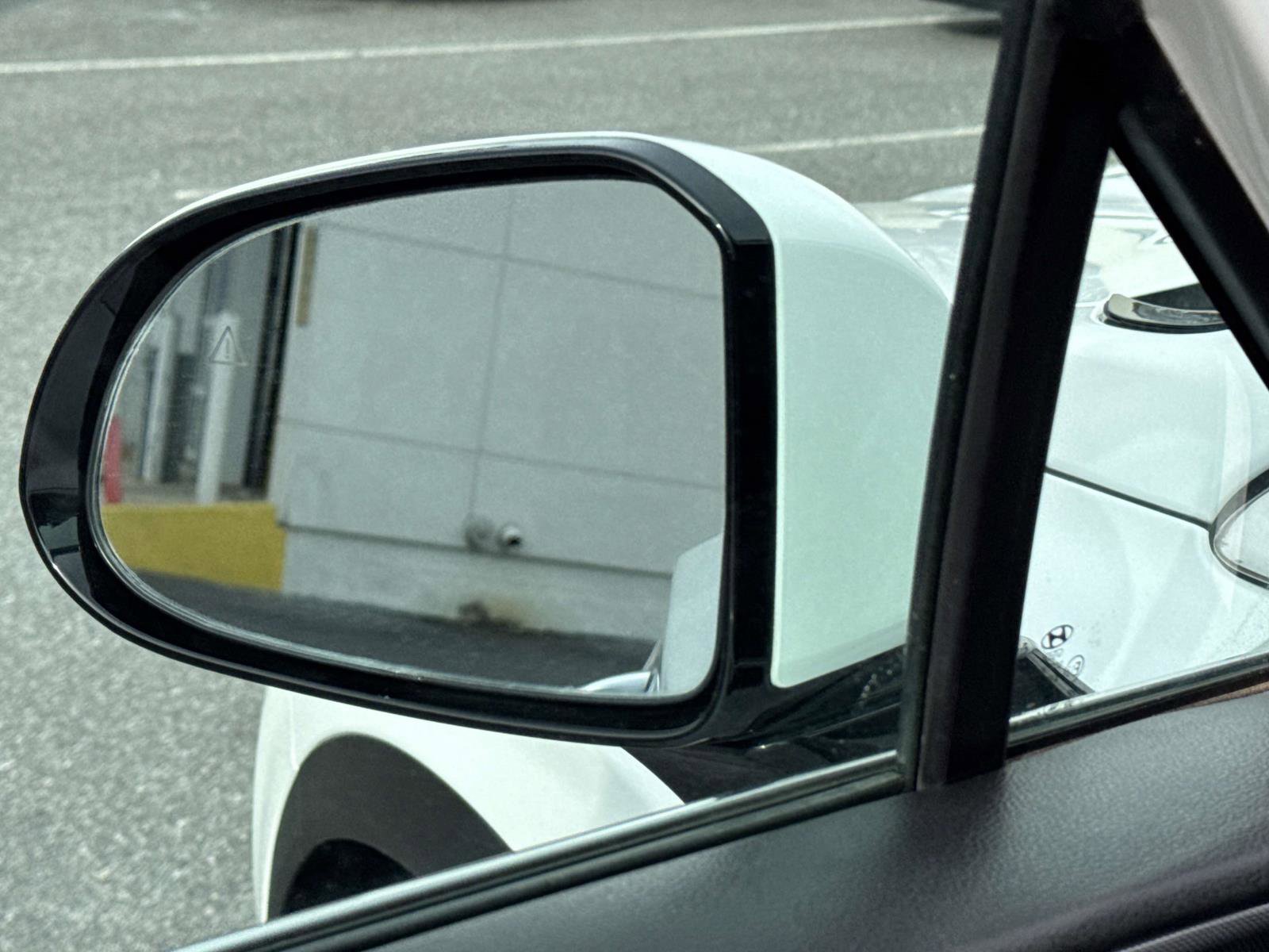 Used 2023 Hyundai Santa Fe SEL image 17