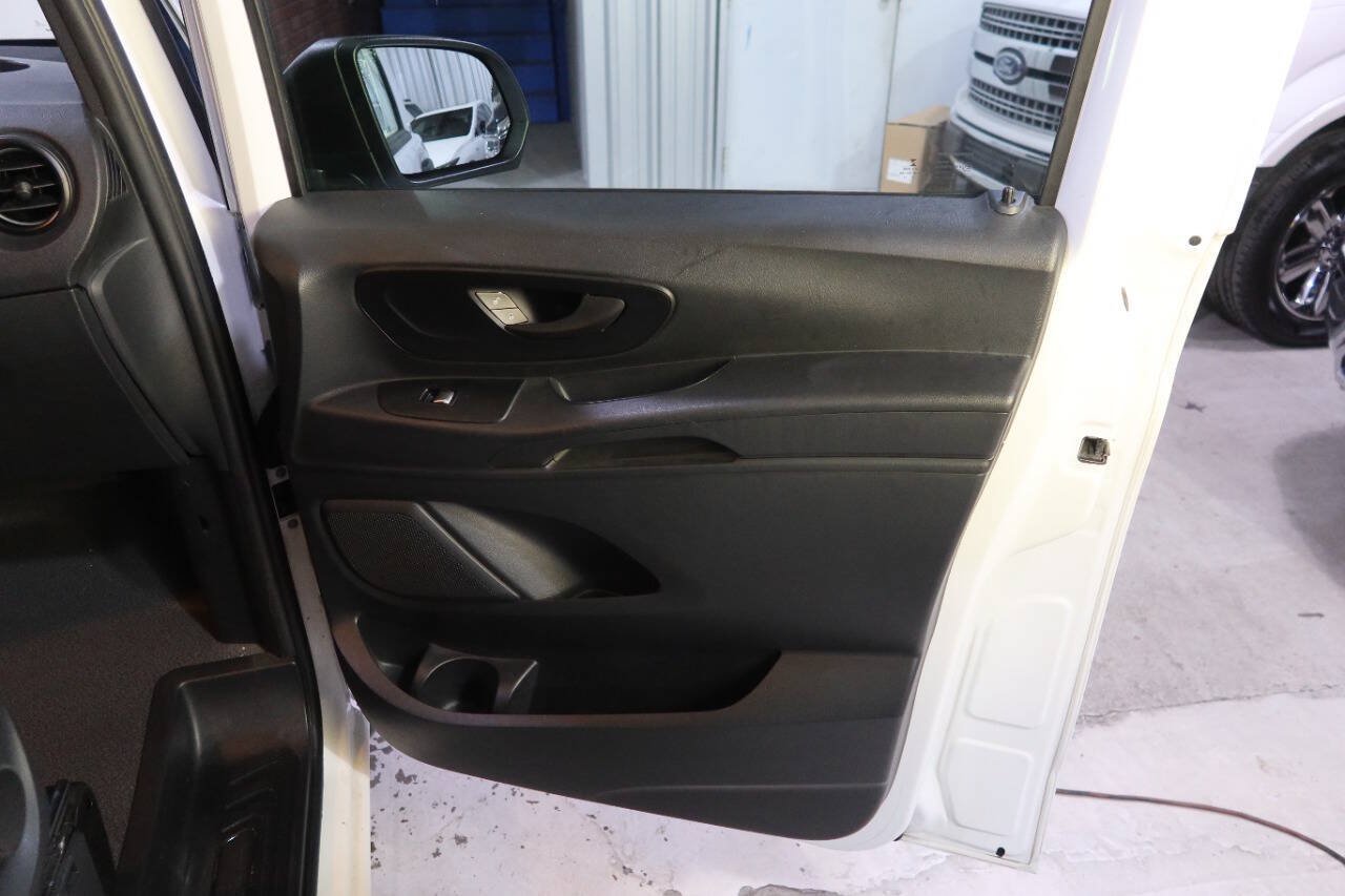 Used 2016 Mercedes-Benz Metris image 14