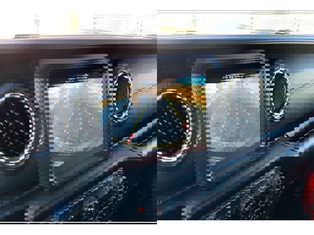 Used 2019 Jeep Wrangler Unlimited Sahara image 22