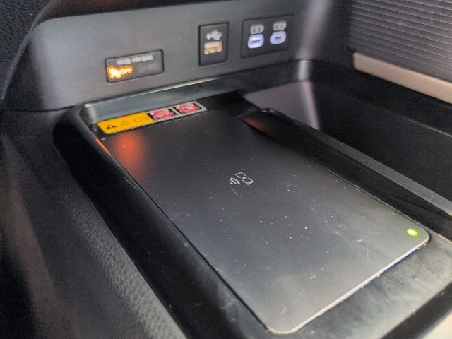 Used 2025 Toyota Camry SE image 30