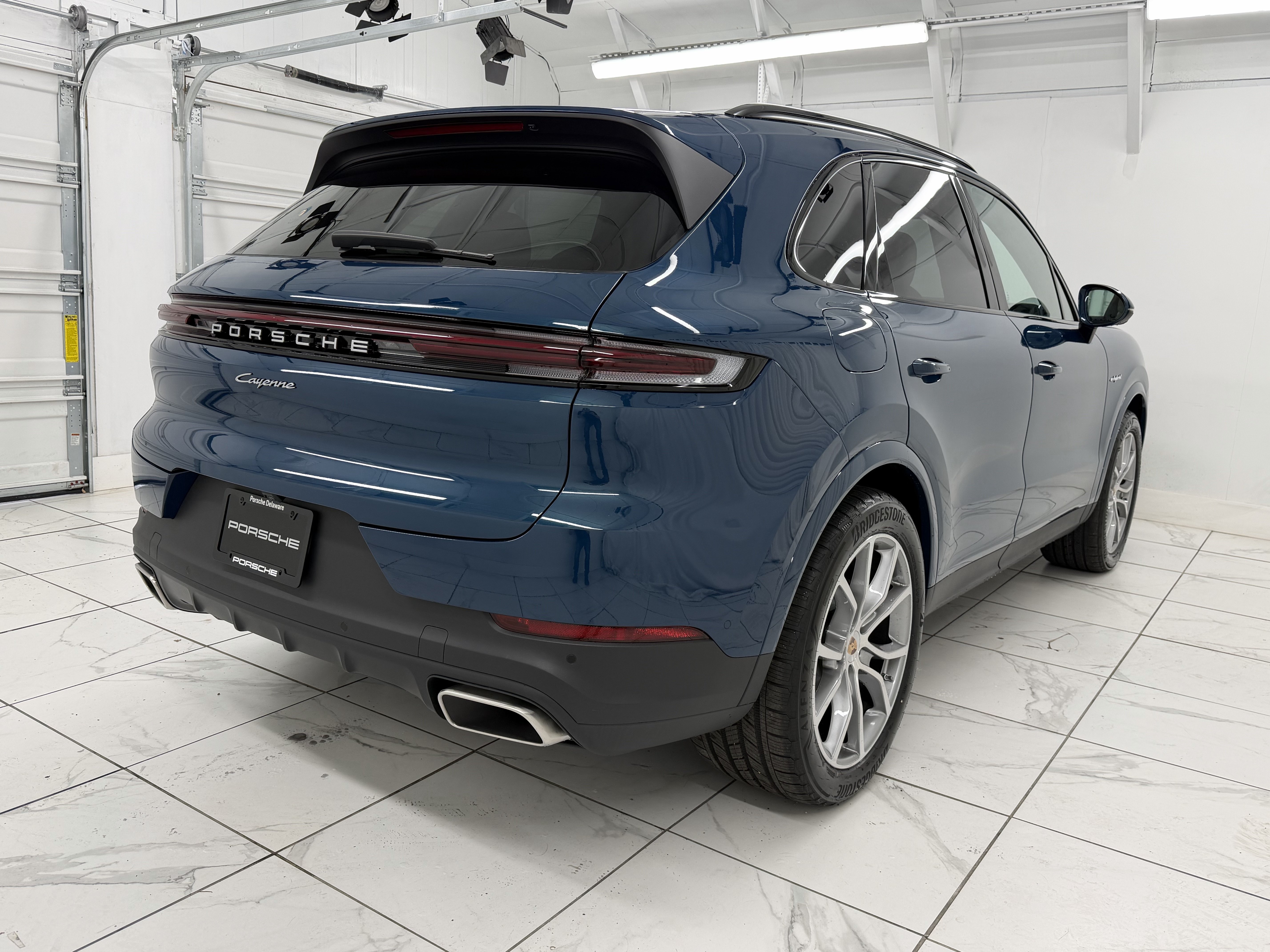 New 2026 Porsche Cayenne E-Hybrid AWD/4WD image 12