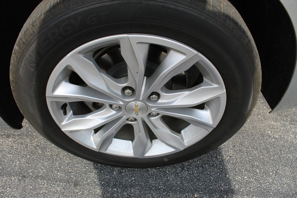 Used 2023 Chevrolet Malibu LT FWD image 16