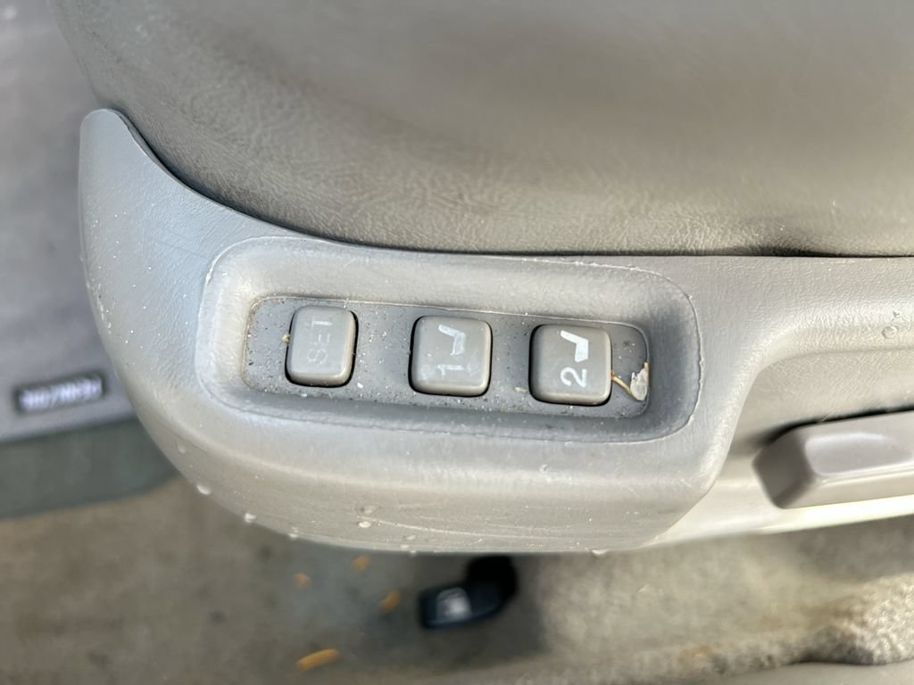 Used 2004 Toyota Avalon XL FWD image 13
