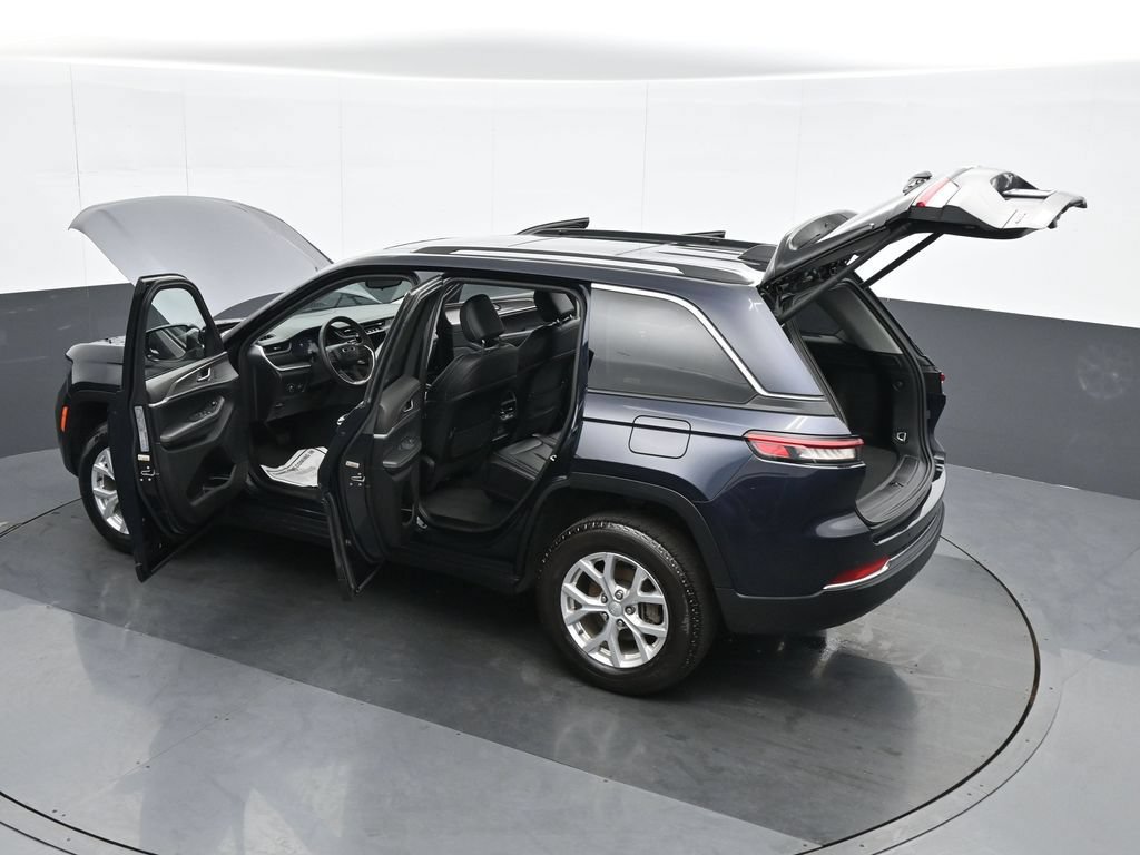 Used 2023 Jeep Grand Cherokee Limited AWD/4WD image 38