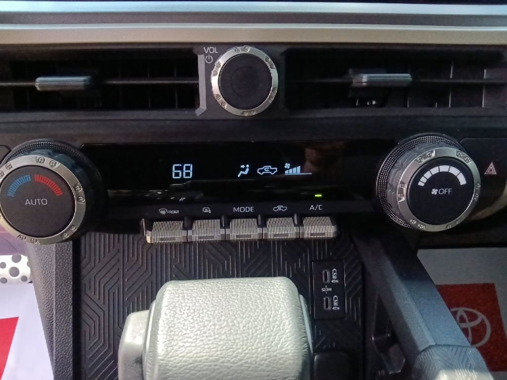 Used 2024 Toyota Tacoma TRD Sport image 24