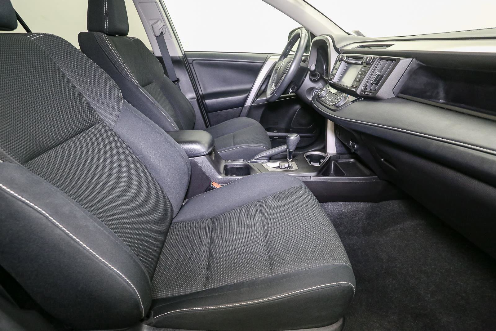 Used 2017 Toyota RAV4 XLE w/ Plus Special Value Package AWD/4WD image 17