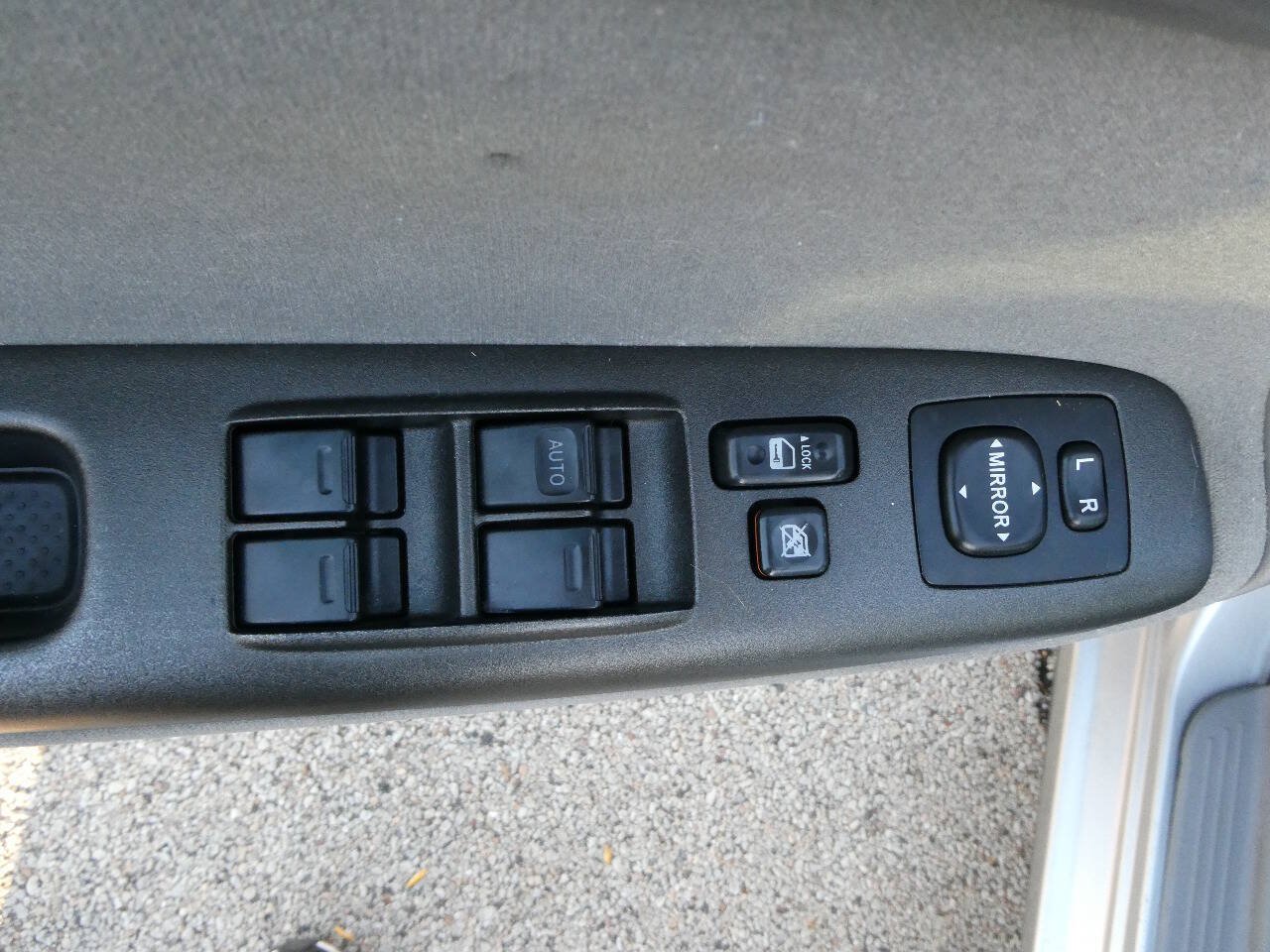 Used 2005 Toyota Camry LE FWD image 22
