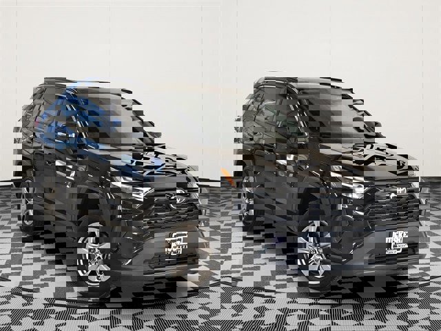 Used 2022 Toyota RAV4 XLE w/ Convenience Package