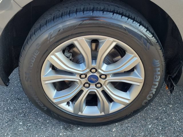 Used 2022 Ford Edge Titanium w/ Equipment Group 301A AWD/4WD image 5