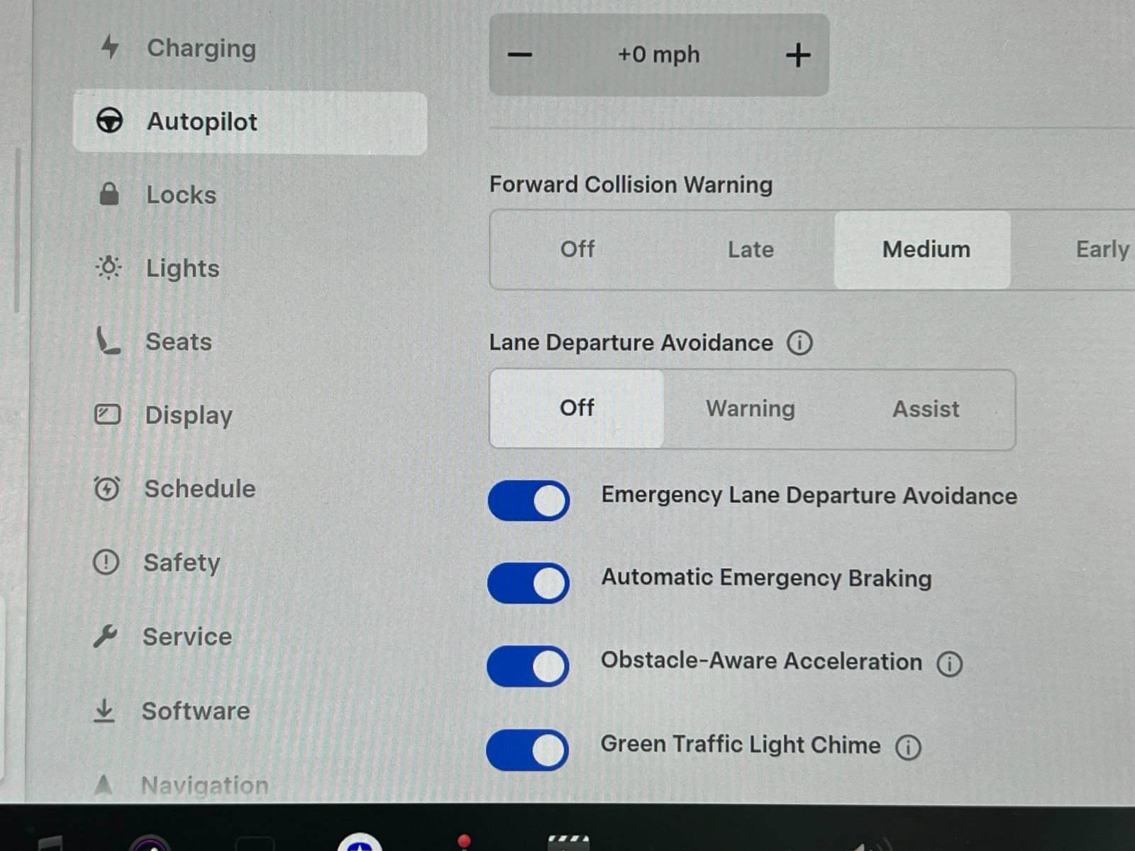 Used 2024 Tesla Model Y Long Range AWD/4WD image 27