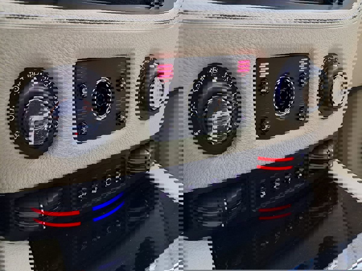 Used 2011 Rolls-Royce Ghost image 28