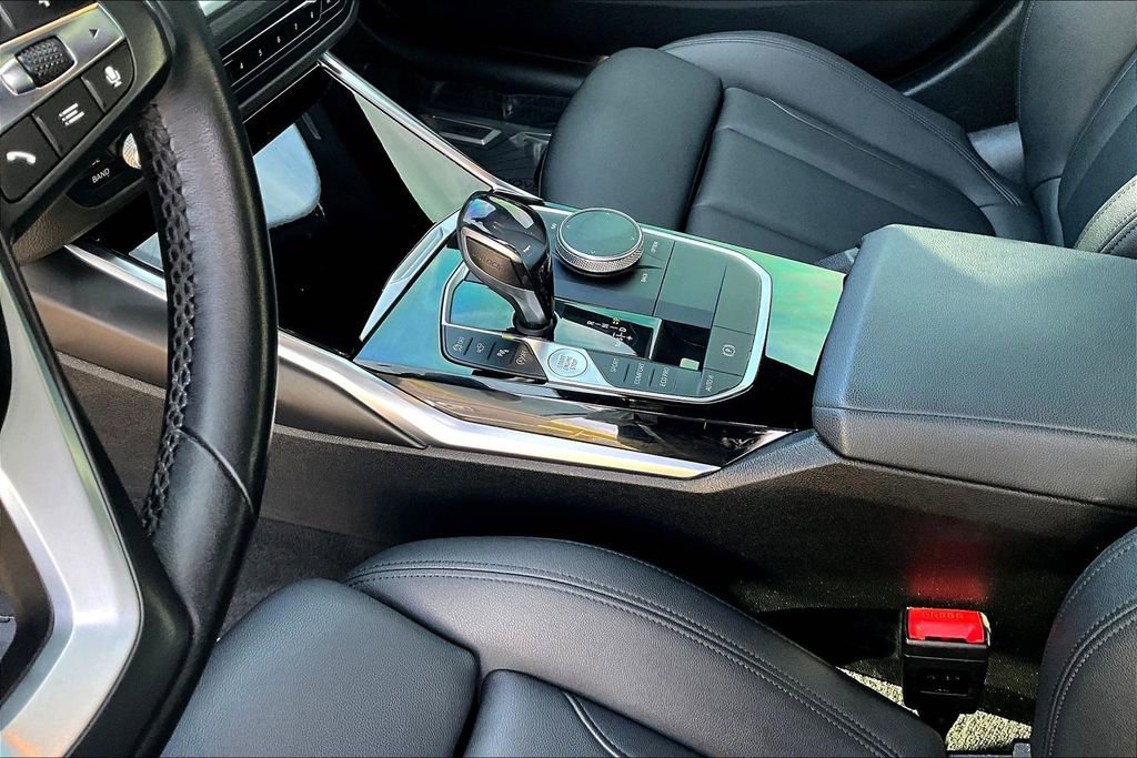 Used 2019 BMW 330i Sedan w/ Convenience Package RWD image 17