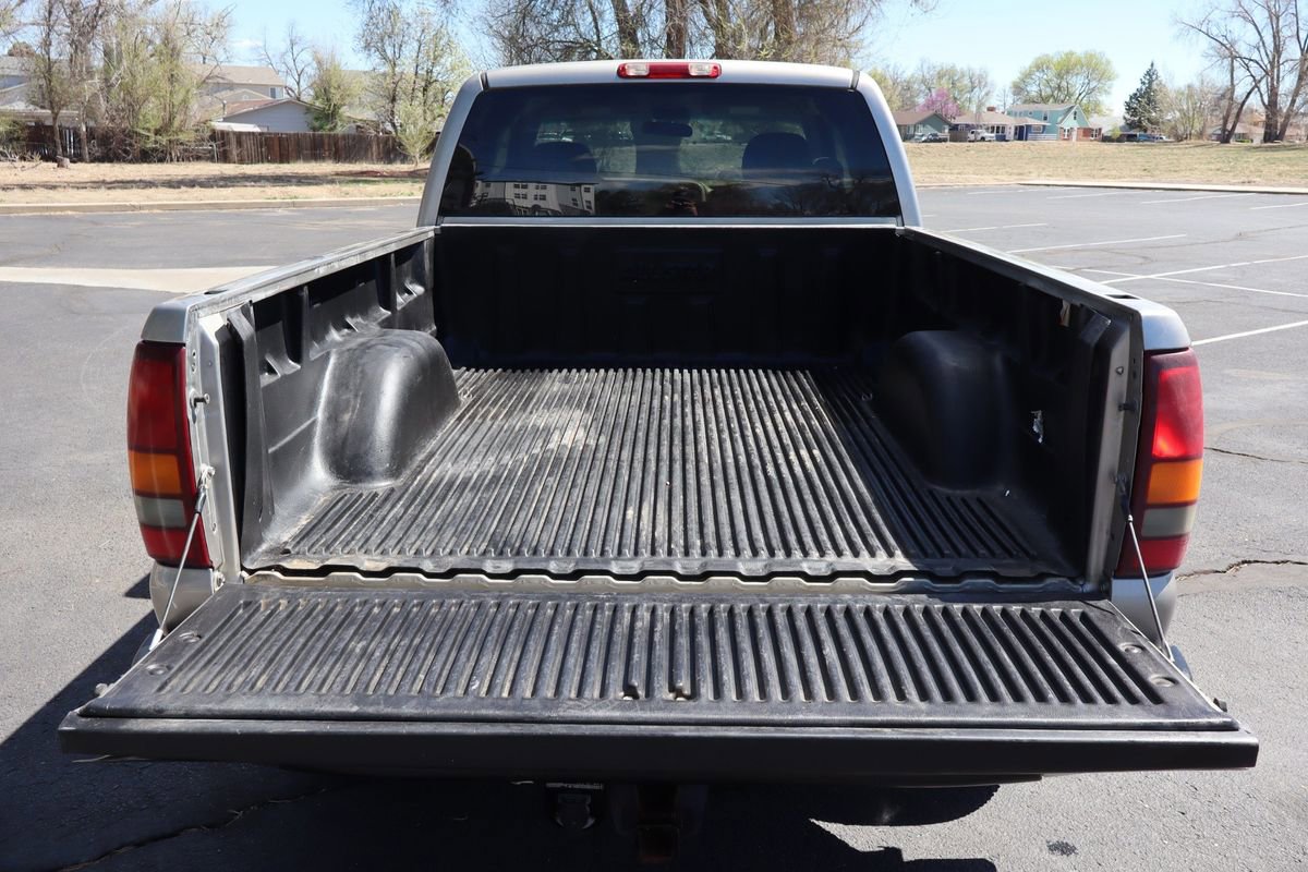 Used 2002 Chevrolet Silverado 1500 LS w/ Heavy Duty Suspension Pkg AWD/4WD image 7