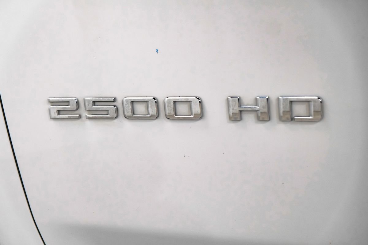 Used 2022 Chevrolet Silverado 2500 LT AWD/4WD image 49