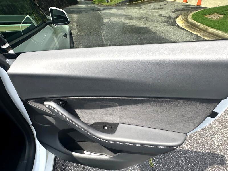 Used 2021 Tesla Model Y Long Range image 43