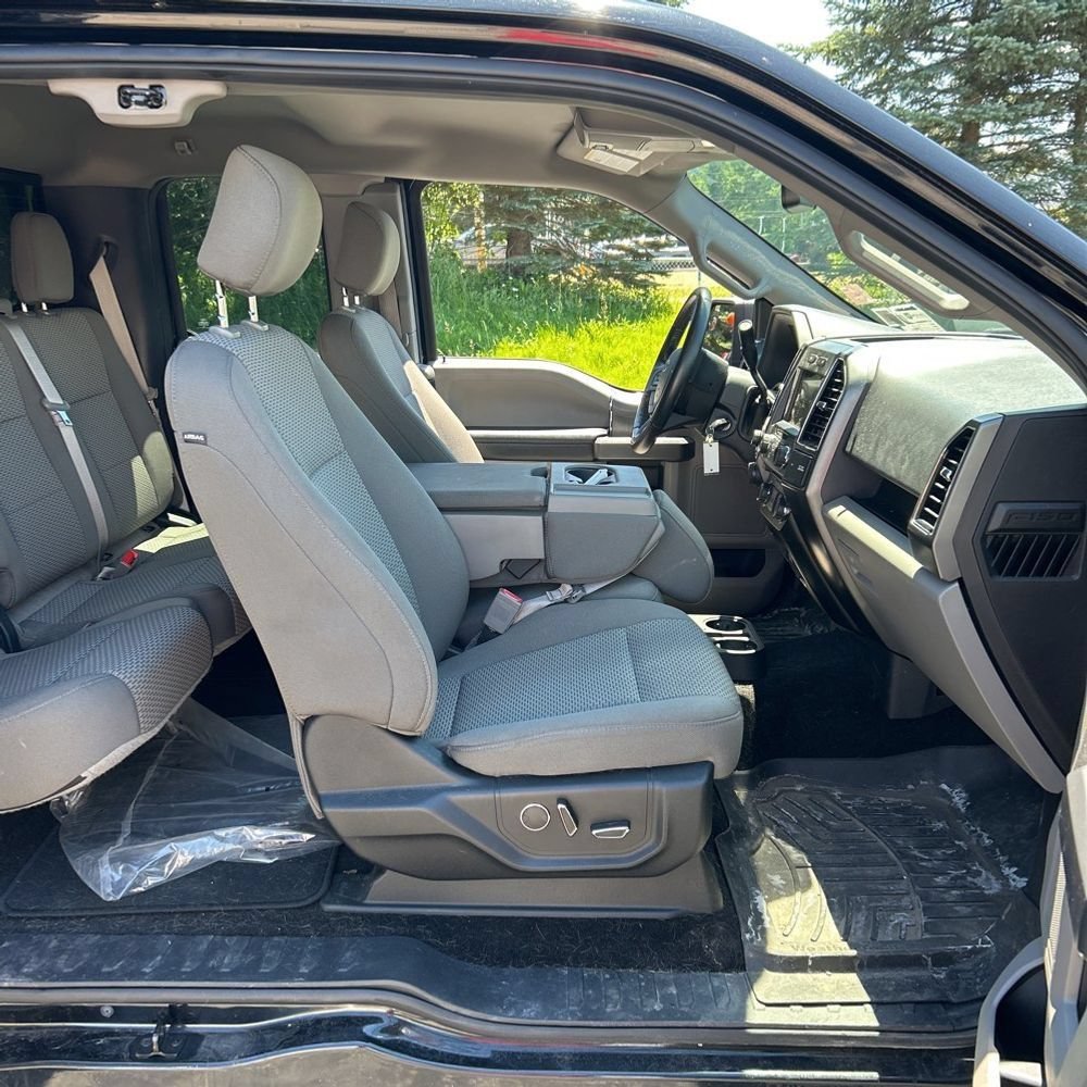 Used 2018 Ford F150 XLT w/ Equipment Group 302A Luxury AWD/4WD image 11