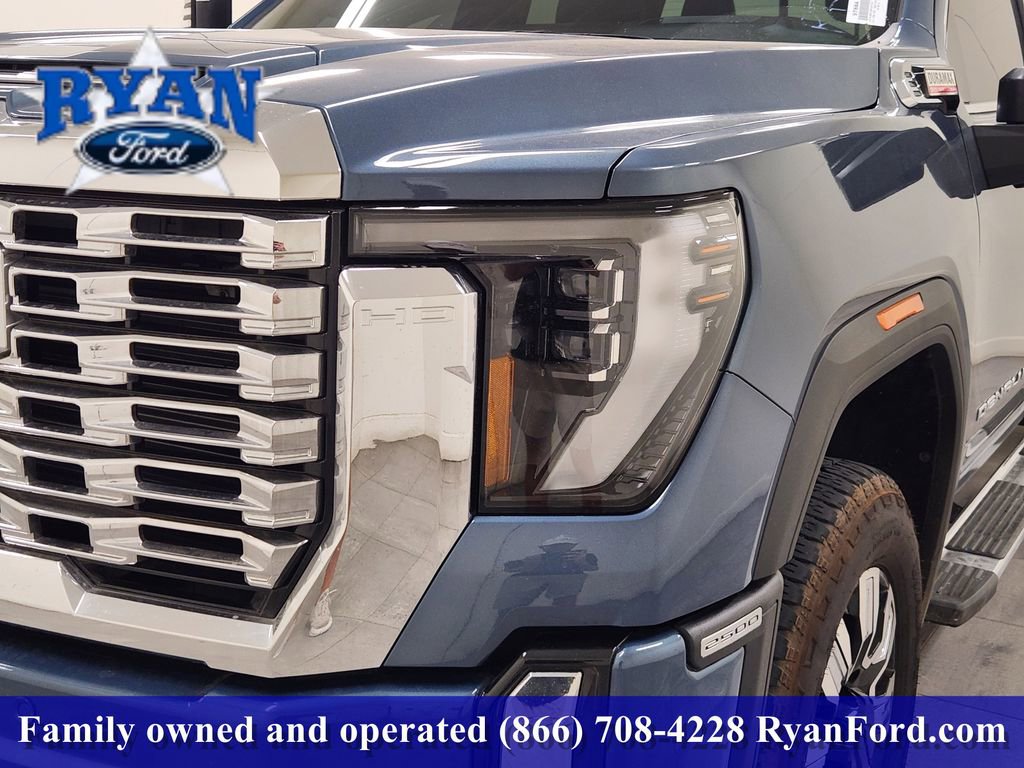 Used 2025 GMC Sierra 2500 Denali w/ Denali Reserve Package image 6