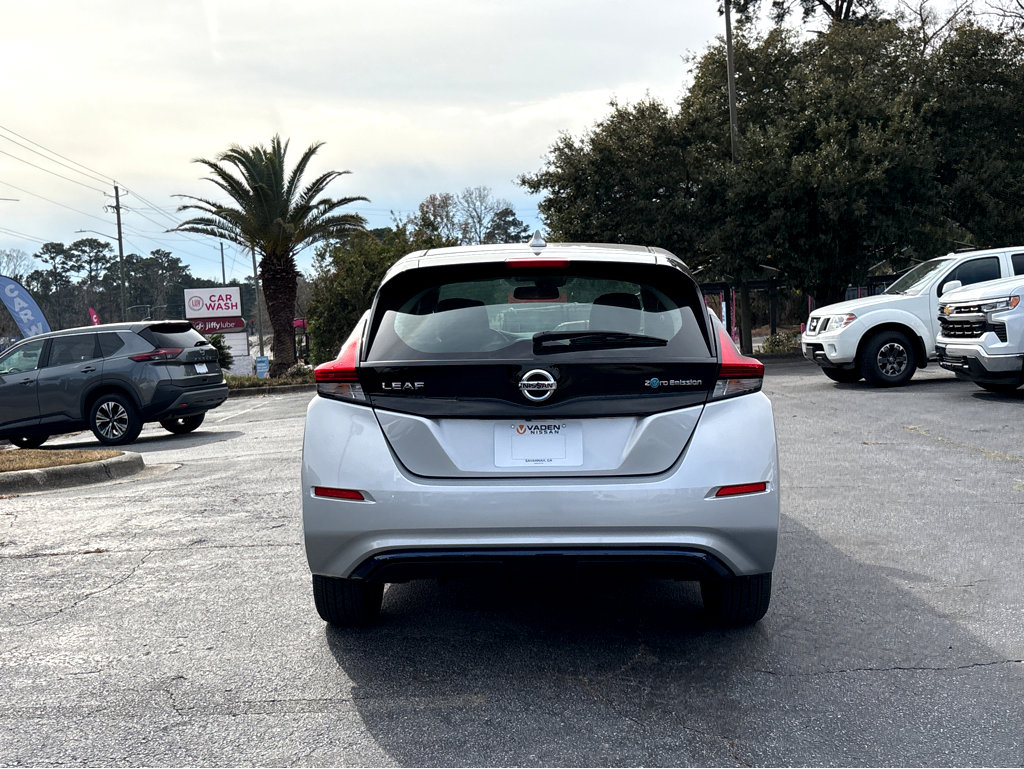 Used 2019 Nissan Leaf SV w/ SV Technology Package image 17