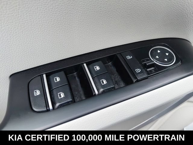 Certified 2025 Kia Soul LX w/ LX Technology Package FWD image 19