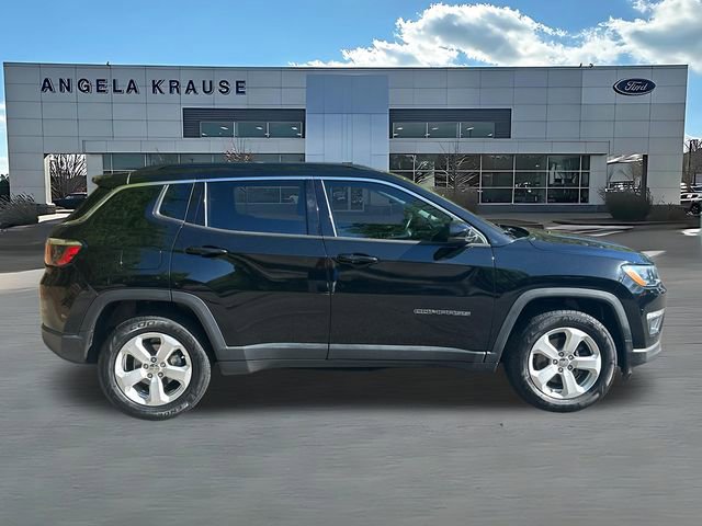 Used 2018 Jeep Compass Latitude w/ Cold Weather Group AWD/4WD image 10