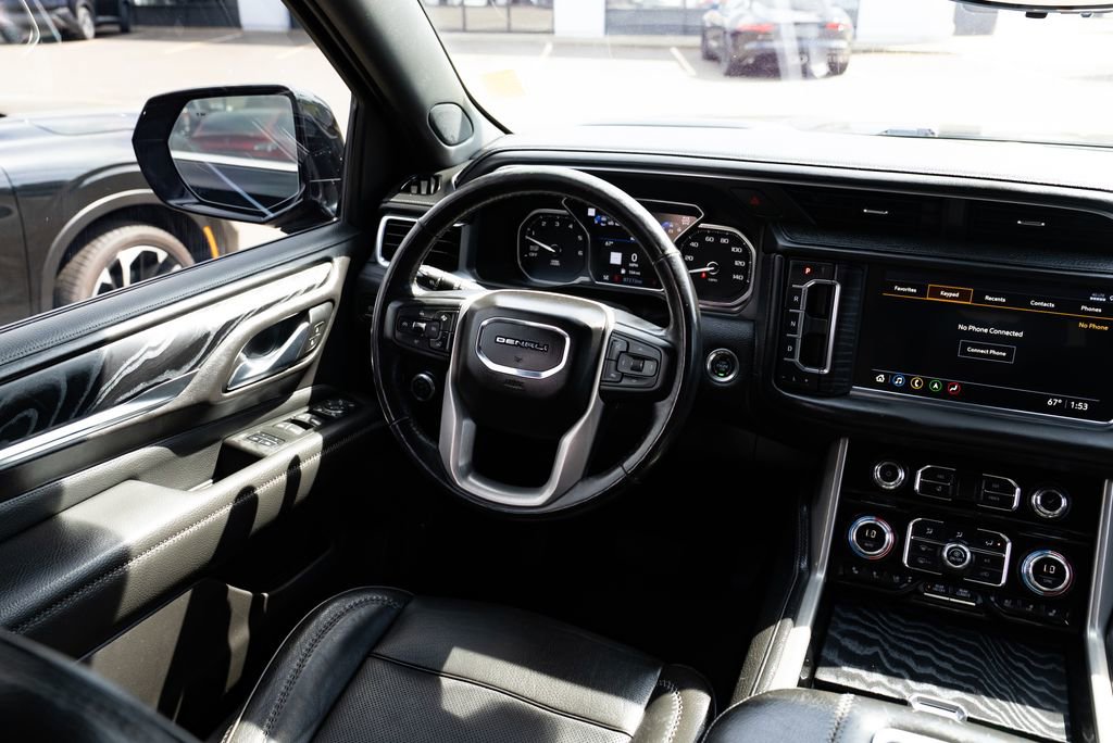 Used 2021 GMC Yukon Denali w/ Denali Premium Package AWD/4WD image 9